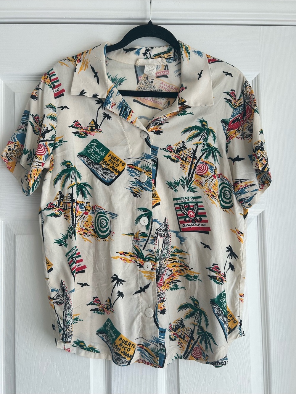 Sarah Bentley Acapulco Print Short-Sleeve Button Shirt - Cream